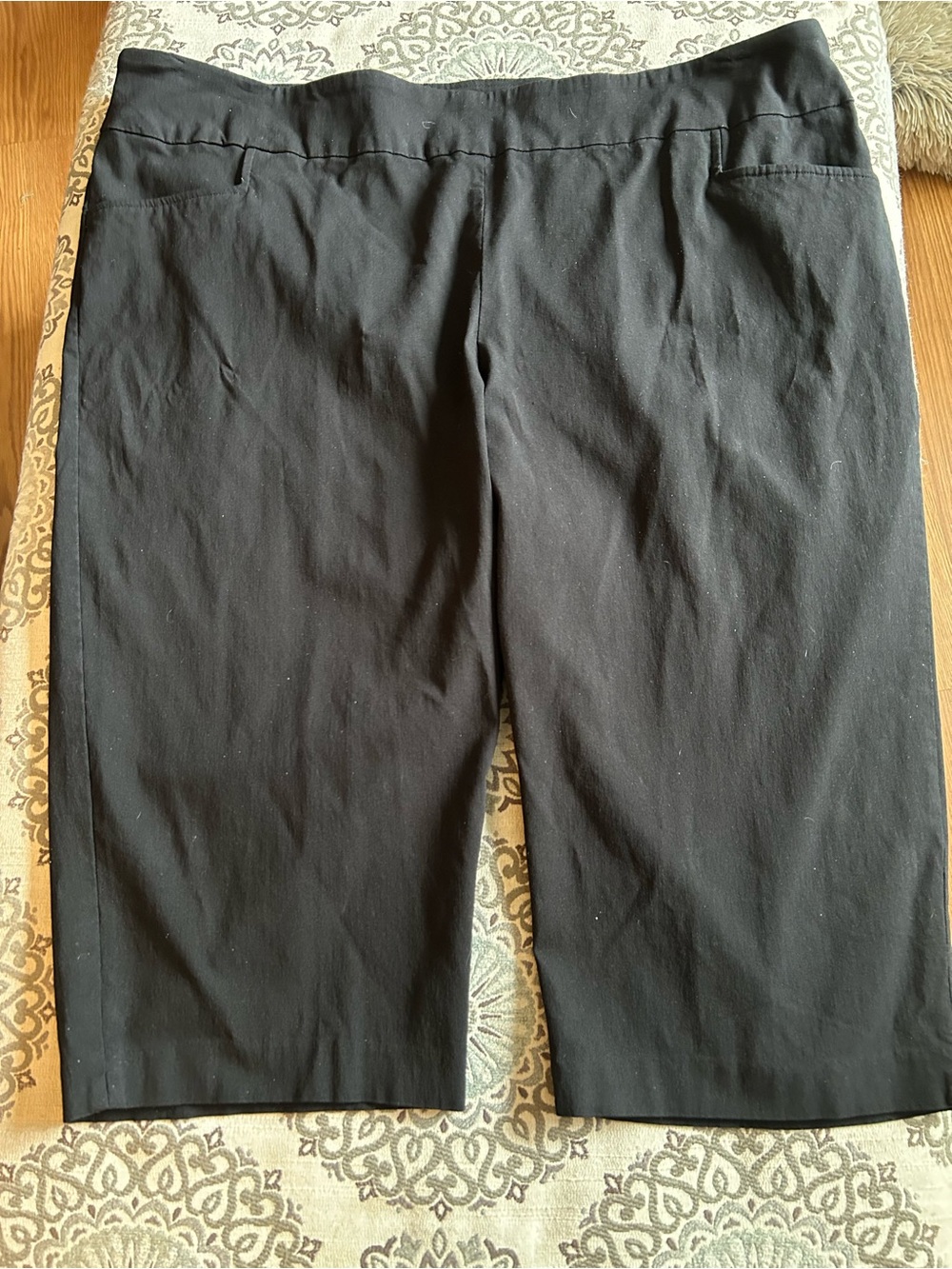 Terra & Sky Black Stretch Waist Capris